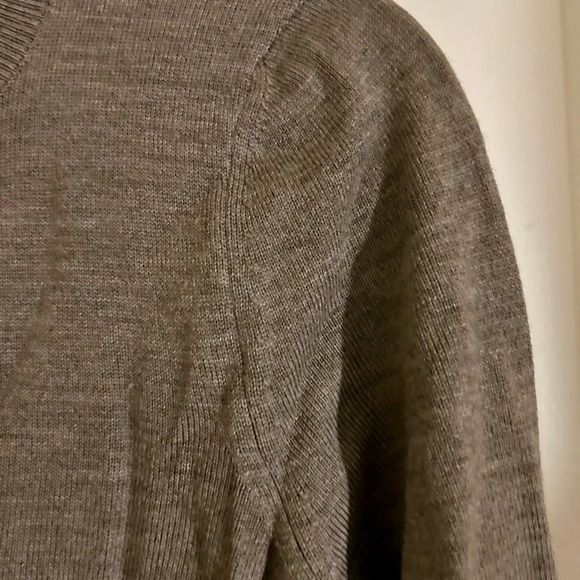 ✨NWT✨ Sézane 100% Merino Wool Fitted Crew Neck Buttoned Sleeve Sweater Taupe - M - Picture 8 of 12